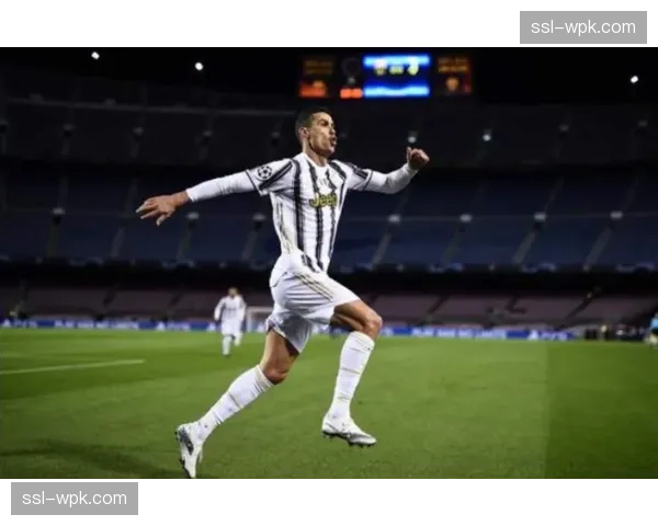 战术通讯:尤文图斯变阵五后卫,成功封锁了巴萨最擅长的肋部渗透通道 战术通讯:尤文图斯变阵五后卫,成功封锁了巴萨最擅长的肋部渗透通道