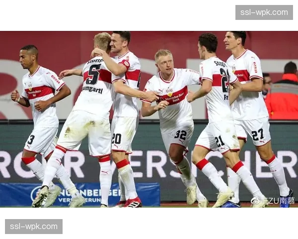 从两球落后到三球逆转,斯图加特主场演绎神奇剧本 从两球落后到三球逆转,斯图加特主场演绎神奇剧本