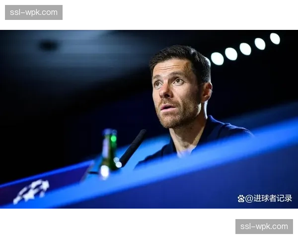 世体：哈维-阿隆索成为巴萨下赛季新帅的头号候选人